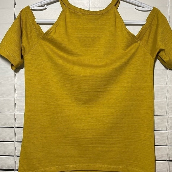 𝅺WHISTLES COLD SHOULDER TOP SIZE US 4 - Picture 9 of 10